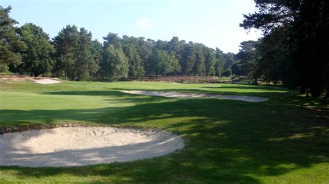 Derrière le Golf de Fontainebleau